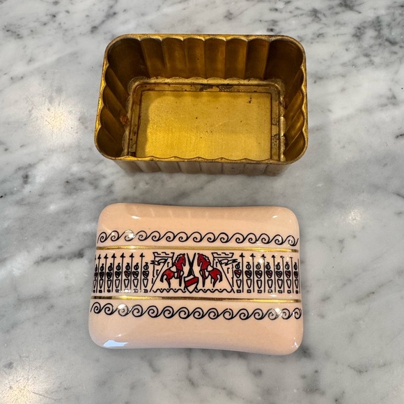 Vintage 1956 Evans Castle Chessman Table Lighter w/ Accessory Box Ashtray Holder - Picture 4 of 11